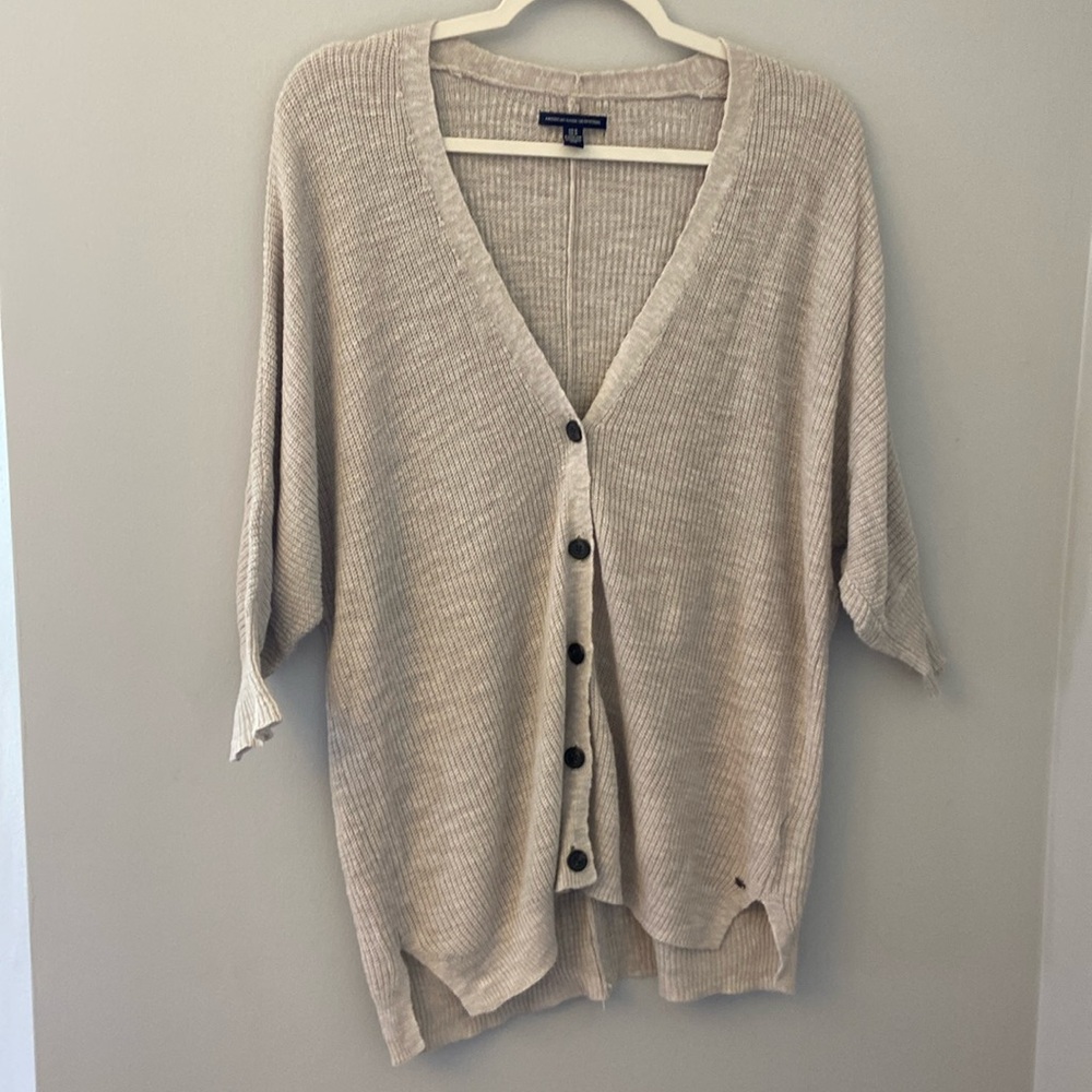 💜American Eagle Outfitters Women's Short Sleeve V-Neck Cardigan Sweater size Xs